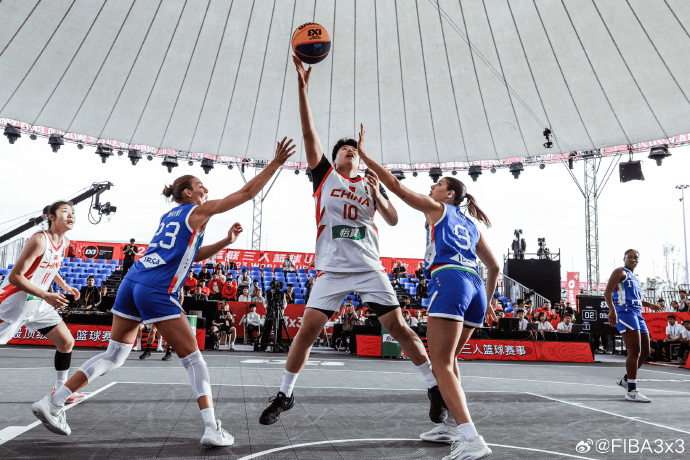 中国女子三, alt 中国女子三, alt