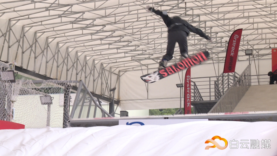 DIKrf, 亦吸引来自, cente